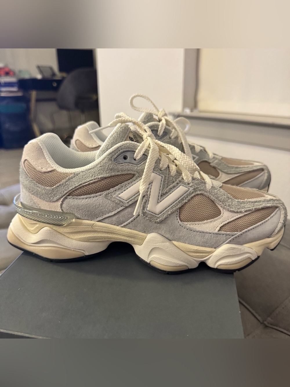 New Balance Women's 9060 Grey Brown Shoes Size 8 NIB